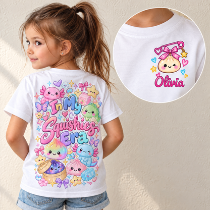 Tricou pentru copii – In My Squishies Era cu nume – cu jucărie de strâns – Personalizat #98212 [PC-GALLERY:cmv14gyib008dp7f2zguq3qn9:0001374b-faf2-483e-9228-500516088582:cd9294f9536688709225666c91b5ab4b16b6df519e92db71b59cfb2dcaad19ef]